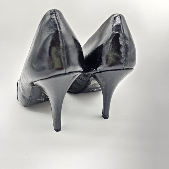 Le Chateau Women's Almond Toe Pointed Black 3" Heels, Size 5.5, New - Picture 5 of 10